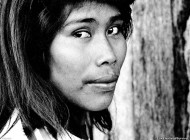 Una mujer colombiana, al preguntársele qué significaba para ella en su situación la palabra "patria", contuvo la respiración, cerró sus párpados para detener las lágrimas y prefirió callar...