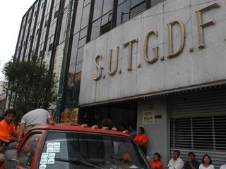 MEX.D.F A 8 DE OCTUBRE DE 2003 EDIFICIO DEL. SUTGDF. FOTO. RENE SOTO-RS MEX.D.F A 8 DE OCTUBRE DE 2003 EDIFICIO DEL. SUTGDF. FOTO. RENE SOTO-RS