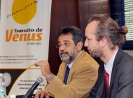 348 (640x493) José Franco López, director General de Divulgación de la Ciencia de la UNAM, y Jean Theves, agregado de ciencia y tecnología de la embajada de Francia en México.