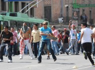 Granaderos_vs_comerciantes Granaderos_vs_comerciantes
