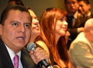 Manuel Granados recalcó su compromiso de visitar nuevamente, como en campaña, las 33 colonias que comprenden su distrito, a razón de una por semana. Manuel Granados recalcó su compromiso de visitar nuevamente, como en campaña, las 33 colonias que comprenden su distrito, a razón de una por semana.