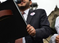 Martí Batres Gudadarrama, diputado federal, se comprometió, a nombre de sus compañeros de bancada, a votar en contra de la Ley Federal del Trabajo... Martí Batres Gudadarrama, diputado federal, se comprometió, a nombre de sus compañeros de bancada, a votar en contra de la Ley Federal del Trabajo...